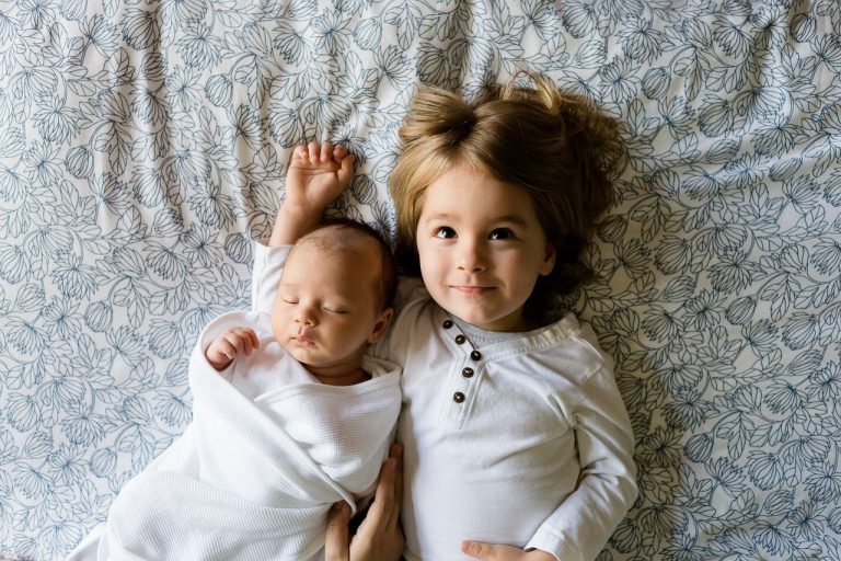 Raamdecoratie voor de babykamer kiezen