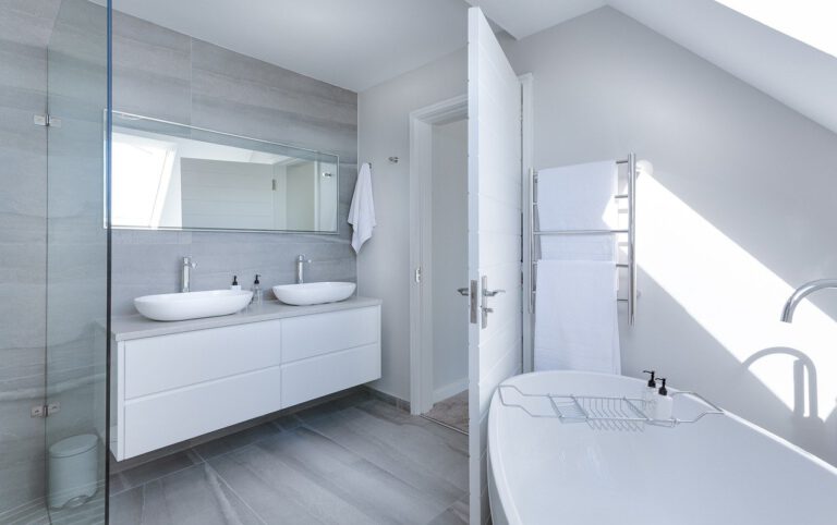 Het nieuwe architectonische sanitair van Hotbath