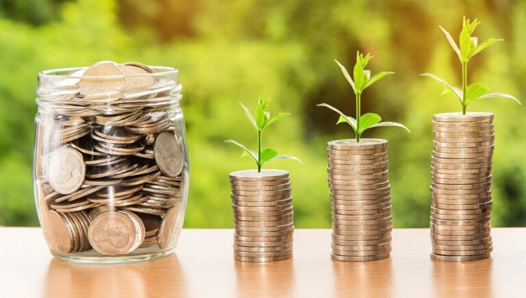 Hoe kun je ervoor zorgen dat je maandelijks wat meer geld te besteden hebt?
